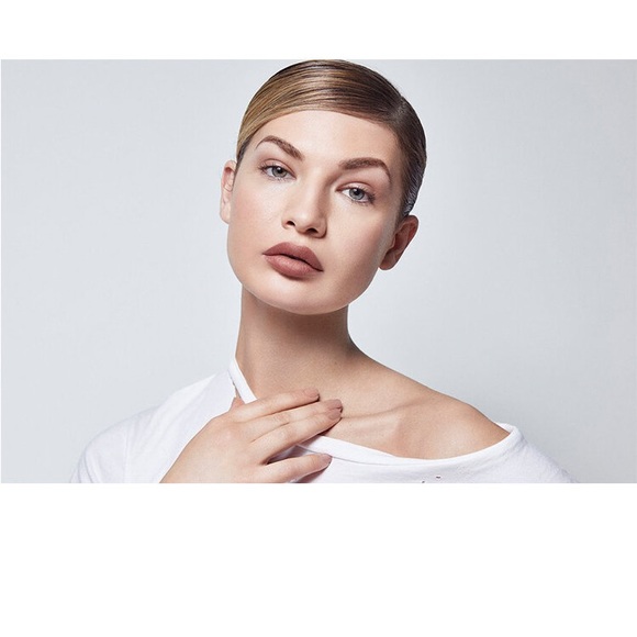 Context matte Lipstick NWT/NIB pretty neutral mauve. Hydrating formula. - Picture 6 of 10